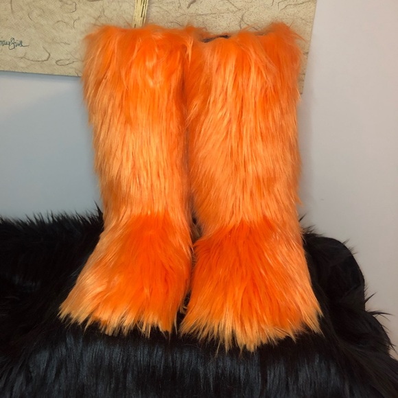 Shoes - Women fur boots